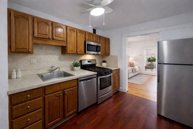 2001 Commonwealth Ave 4, Boston, MA 02135