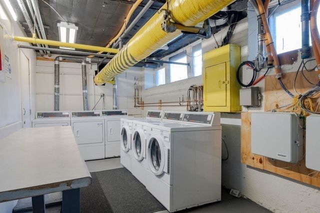 2001 Commonwealth Ave 4, Boston, MA 02135