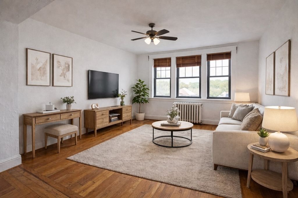 2001 Commonwealth Ave 4, Boston, MA 02135