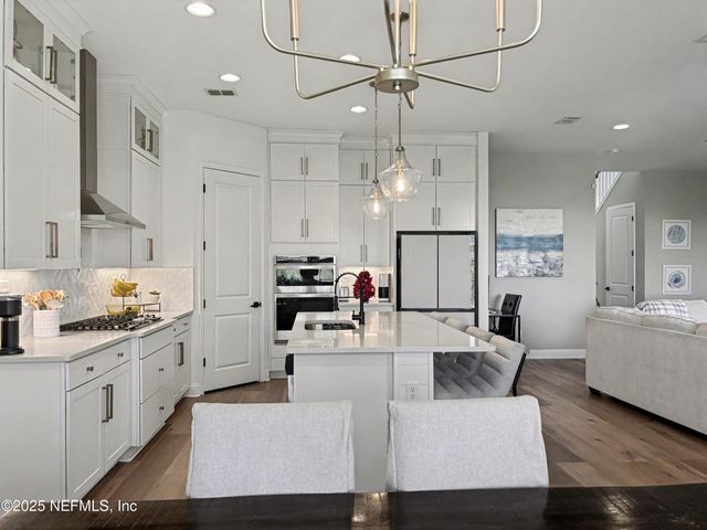 627 RUM RUNNER Way, St. Johns, FL 32259