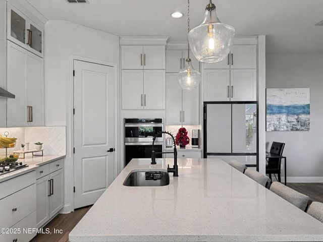 627 RUM RUNNER Way, St. Johns, FL 32259