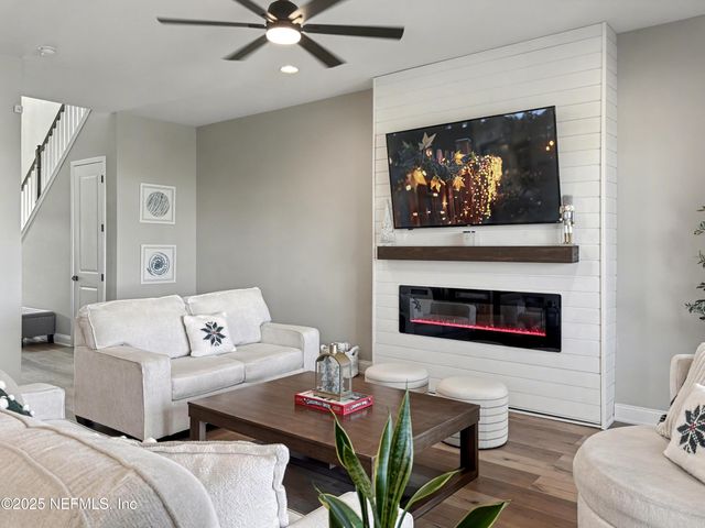 627 RUM RUNNER Way, St. Johns, FL 32259