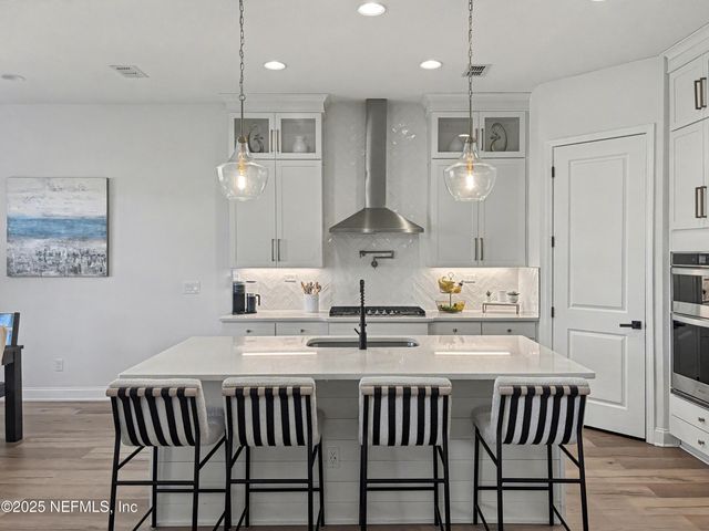 627 RUM RUNNER Way, St. Johns, FL 32259