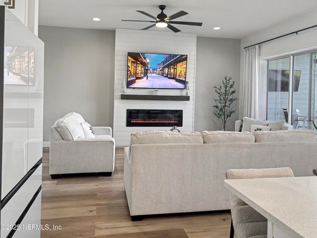 627 RUM RUNNER Way, St. Johns, FL 32259