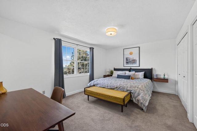 2258 NW 6th Street, Bend, OR 97703