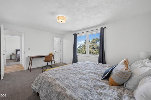 2258 NW 6th Street, Bend, OR 97703