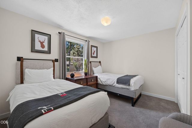 2258 NW 6th Street, Bend, OR 97703