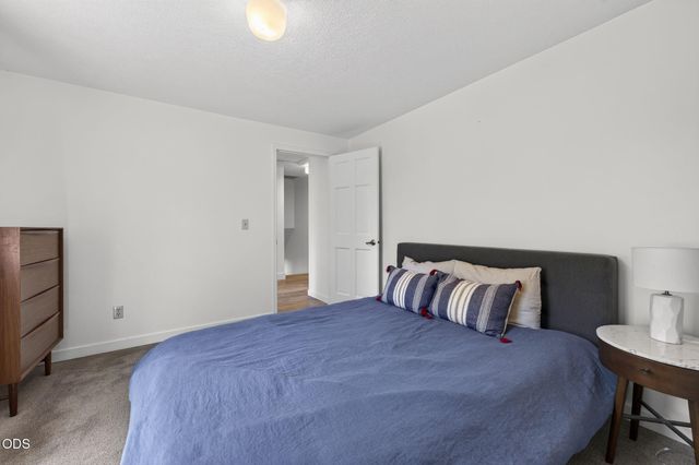 2258 NW 6th Street, Bend, OR 97703