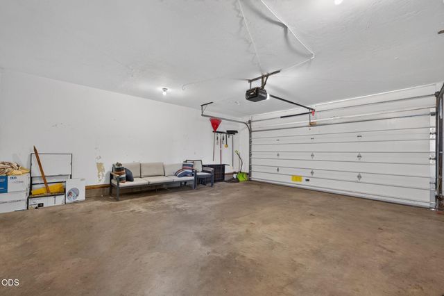 2258 NW 6th Street, Bend, OR 97703