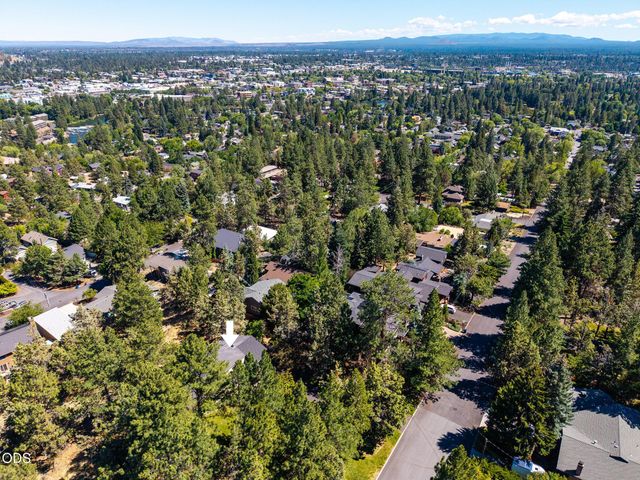 2258 NW 6th Street, Bend, OR 97703