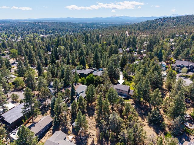 2258 NW 6th Street, Bend, OR 97703