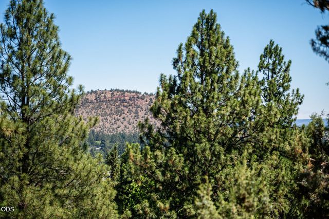 2258 NW 6th Street, Bend, OR 97703