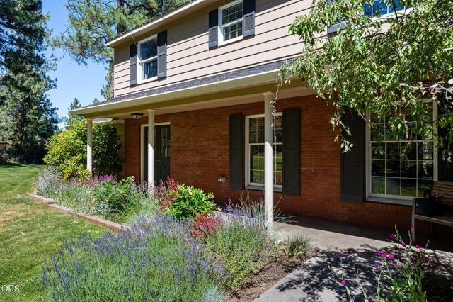 2258 NW 6th Street, Bend, OR 97703