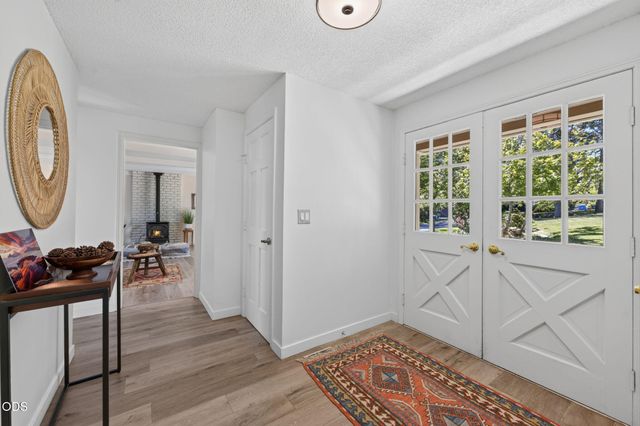 2258 NW 6th Street, Bend, OR 97703