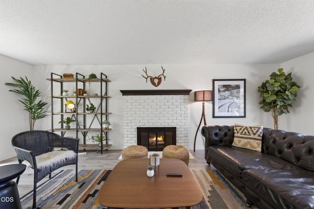 2258 NW 6th Street, Bend, OR 97703