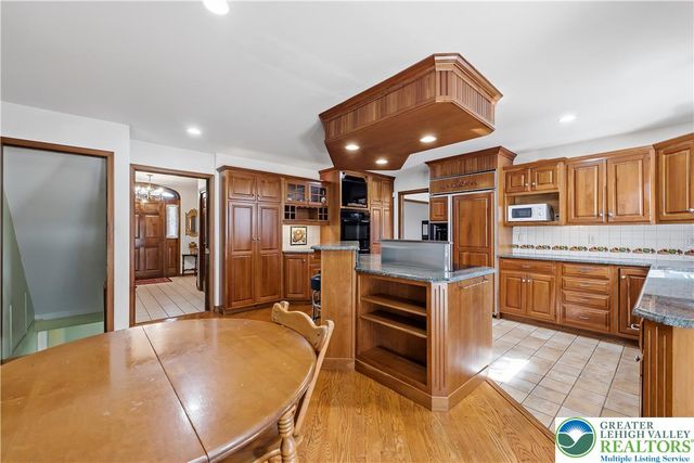 4475 Beechwood Lane, Lower Macungie Twp, PA 18103