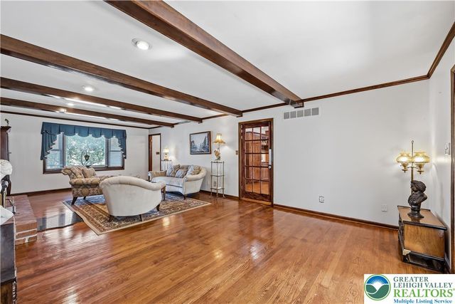4475 Beechwood Lane, Lower Macungie Twp, PA 18103