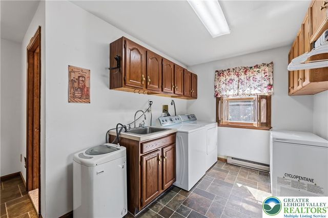 4475 Beechwood Lane, Lower Macungie Twp, PA 18103