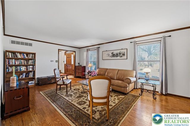 4475 Beechwood Lane, Lower Macungie Twp, PA 18103