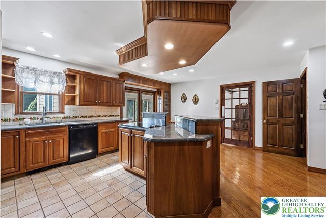 4475 Beechwood Lane, Lower Macungie Twp, PA 18103