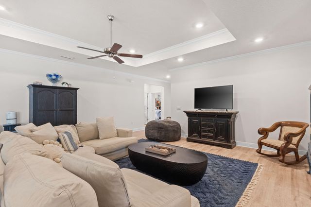 44 Secluded Circle, Freeport, FL 32439