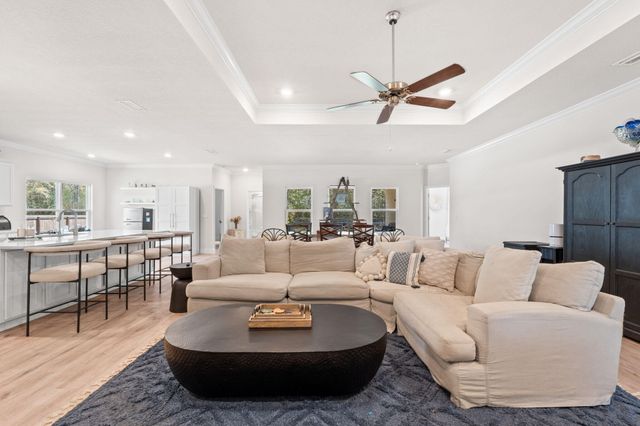 44 Secluded Circle, Freeport, FL 32439