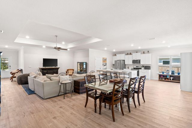44 Secluded Circle, Freeport, FL 32439