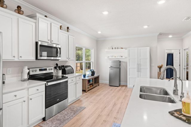 44 Secluded Circle, Freeport, FL 32439