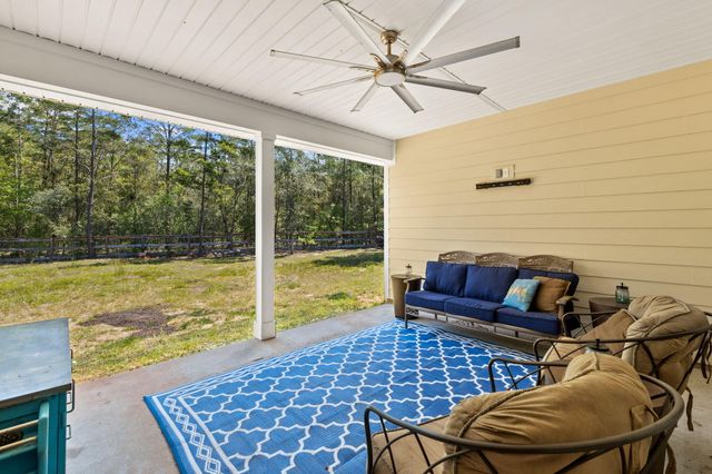 44 Secluded Circle, Freeport, FL 32439