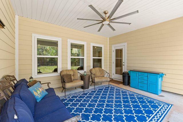 44 Secluded Circle, Freeport, FL 32439