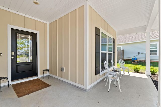 44 Secluded Circle, Freeport, FL 32439