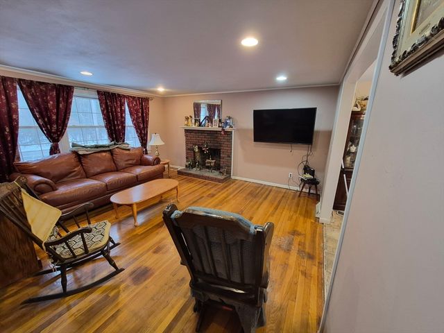 30 Highland St, East Bridgewater, MA 02333