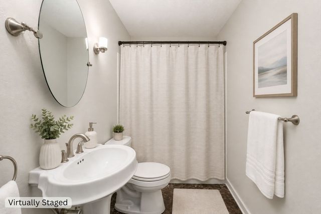 685 Oak St 4-10, Brockton, MA 02301