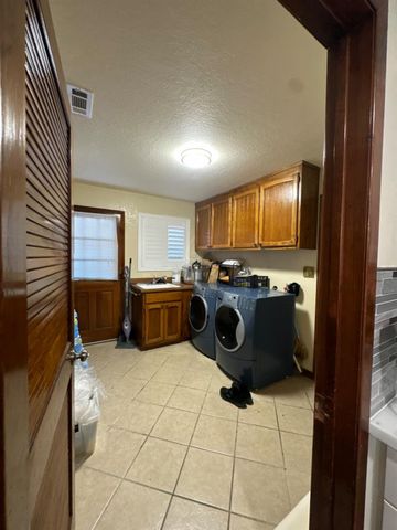 2502 Canyon Creek Dr, Stockton, CA 95207