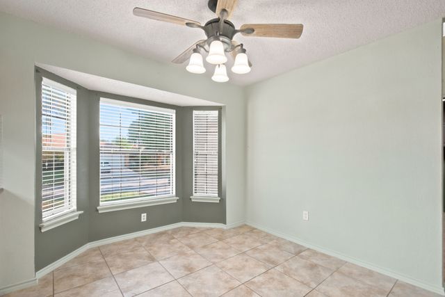 927 Freestone Drive, Arlington, TX 76017