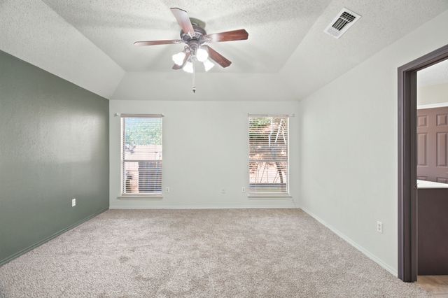 927 Freestone Drive, Arlington, TX 76017