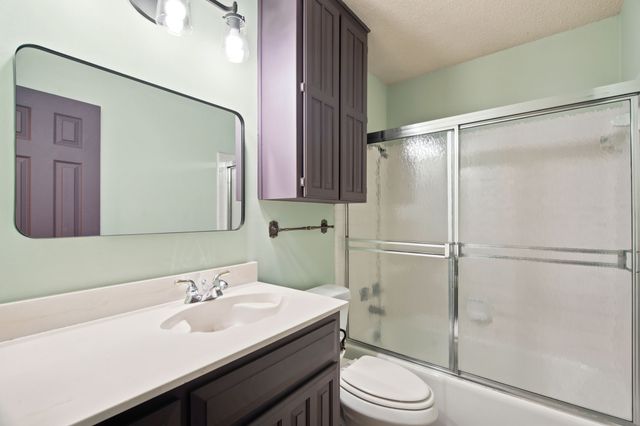 927 Freestone Drive, Arlington, TX 76017