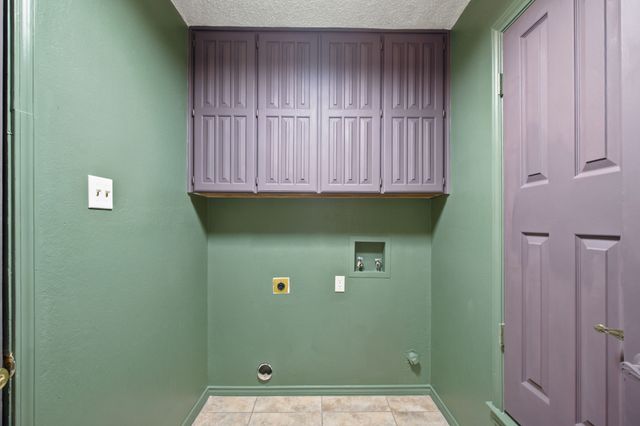 927 Freestone Drive, Arlington, TX 76017