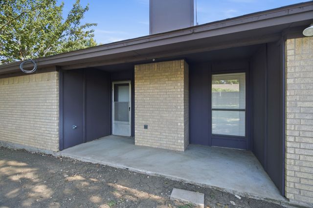 927 Freestone Drive, Arlington, TX 76017