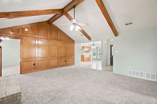 927 Freestone Drive, Arlington, TX 76017