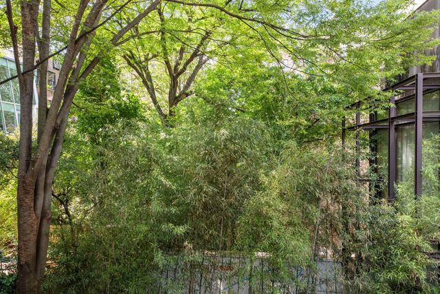 38 W 11TH Street, New York City, NY 10011