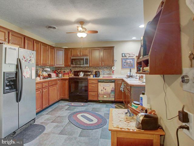 2355 MAJESTIC COURT, Chambersburg, PA 17202