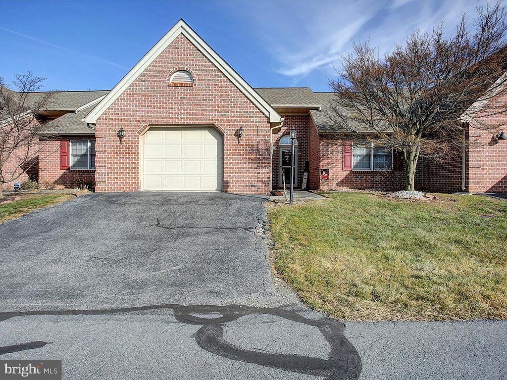 2355 MAJESTIC COURT, Chambersburg, PA 17202
