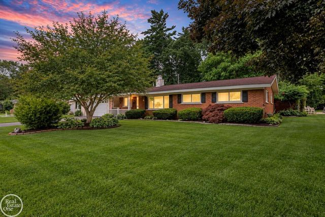 52161 Brentwood Drive, Shelby Twp, MI 48316