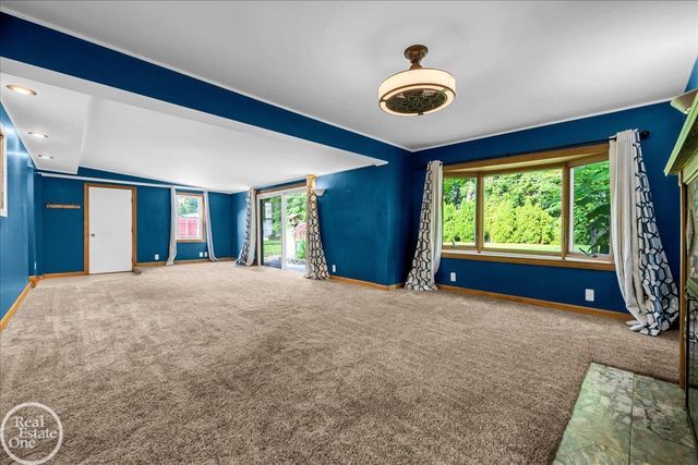 52161 Brentwood Drive, Shelby Twp, MI 48316
