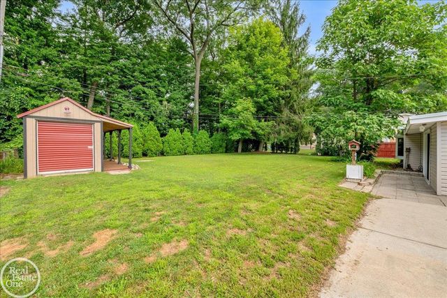 52161 Brentwood Drive, Shelby Twp, MI 48316