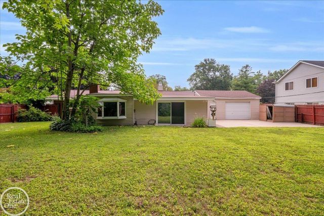 52161 Brentwood Drive, Shelby Twp, MI 48316