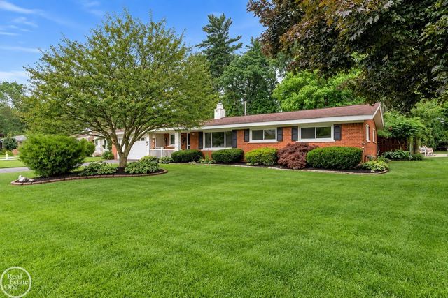 52161 Brentwood Drive, Shelby Twp, MI 48316