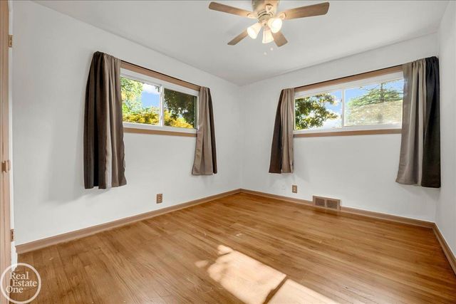 52161 Brentwood Drive, Shelby Twp, MI 48316