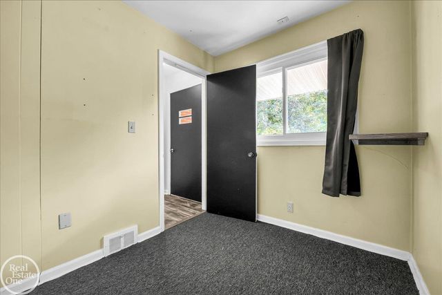 52161 Brentwood Drive, Shelby Twp, MI 48316